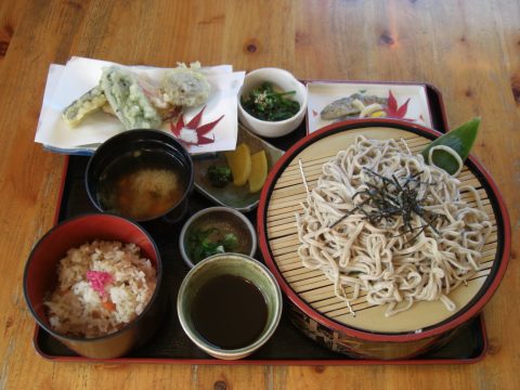 根強い人気の おいでな定食