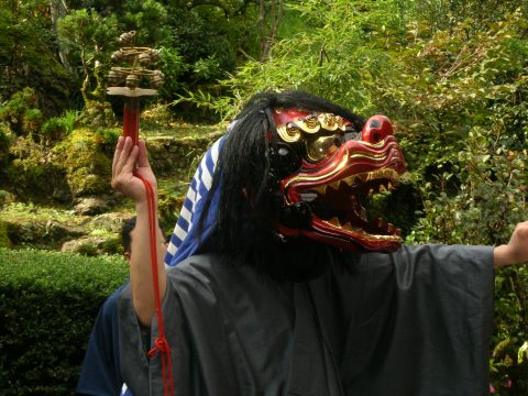 青田大歳神社奉納神楽舞