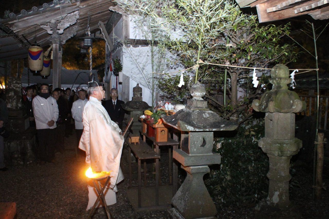 柏原八幡宮の青山祭壇の儀