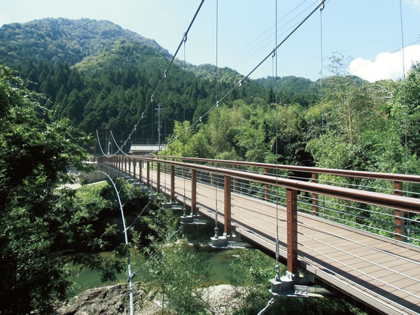 広田のつり橋